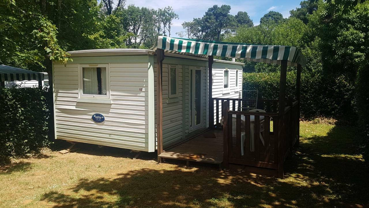 Camping Le Pigeonnier Saint-Crépin-et-Carlucet Exterior foto